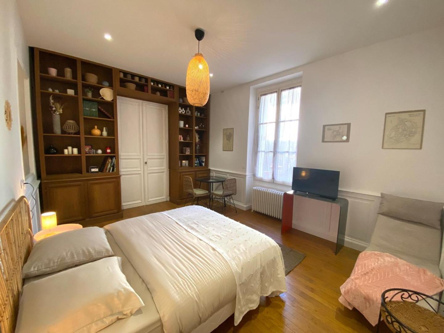 Comedy: Heart Of Town Facing The Na Region Poitiers Extérieur photo